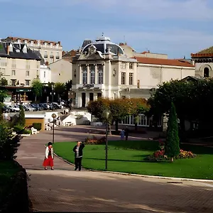 Idéalement Situé Pour Curiste Châtel-Guyon
